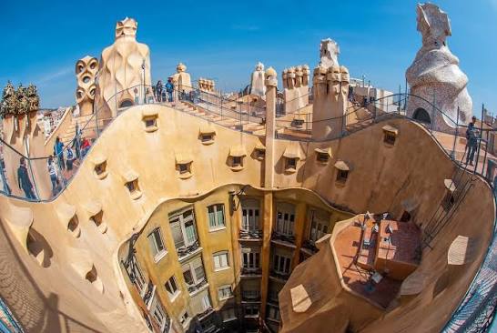 Guadi's Architecture